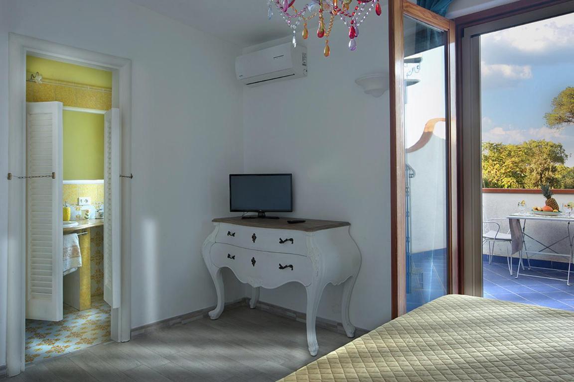 Villa Gianturco - Luxury In The Green Island Иския Екстериор снимка